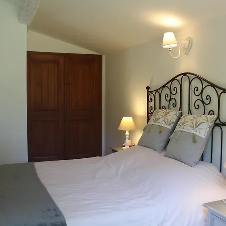 Maison Individuelle Climatisee Avec Piscine