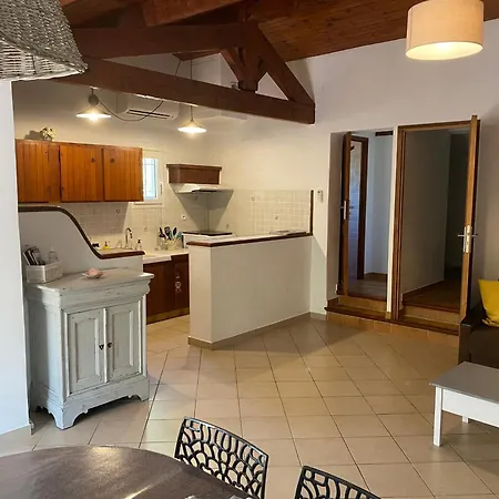 Maison Individuelle Climatisee Avec Piscine Sanary-sur-Mer